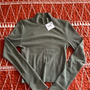 Mock-Neck Cropped Henley